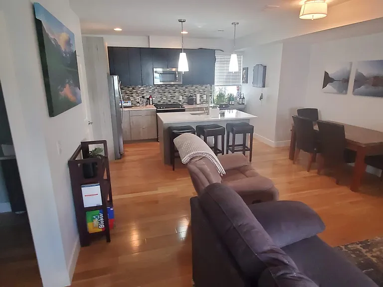 1823 Irving St #102 — Photo 6