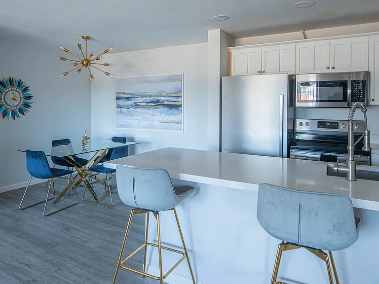8055 E Thomas Rd — Photo 13