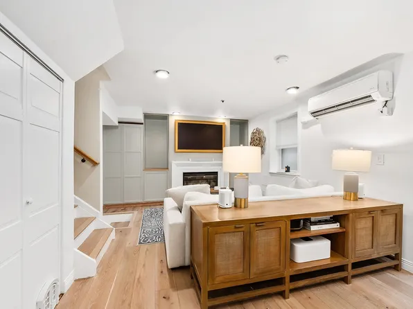 217 Bloomfield Street image 2 of 25