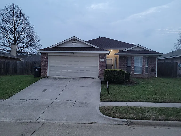 5701 Alicante Dr — Photo 23