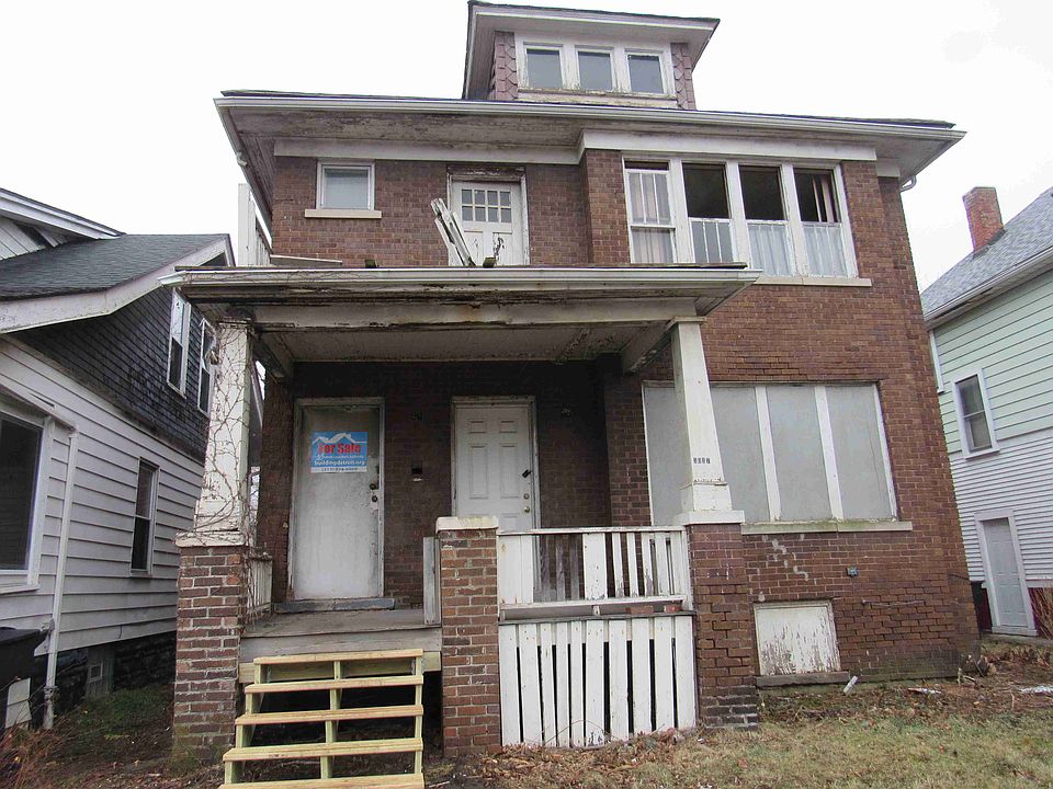 3015 Montgomery