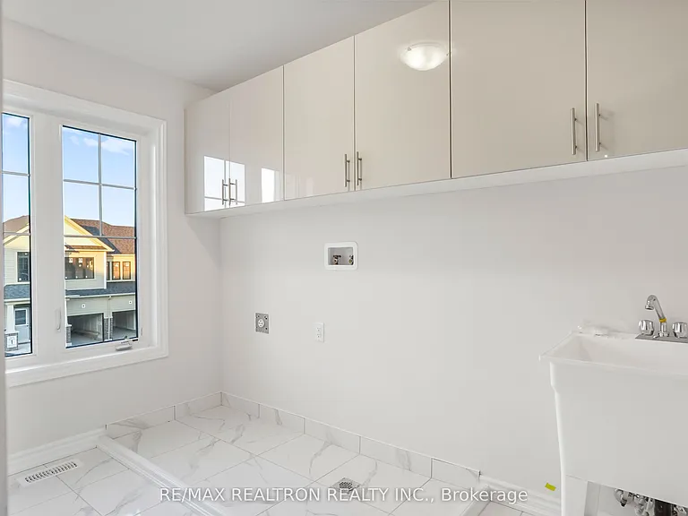 21 Prudhoe Ter — Photo 32
