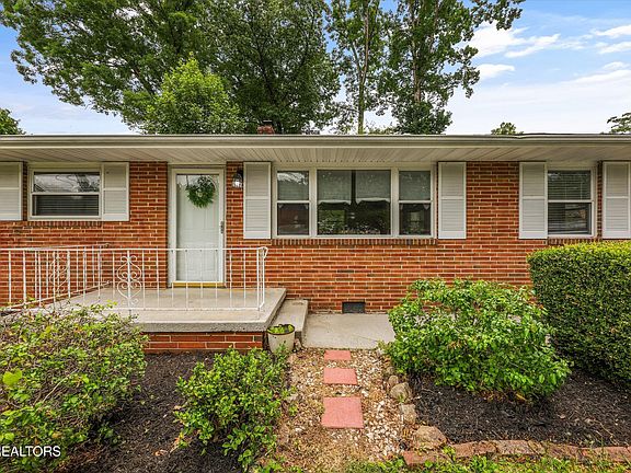 4th image of 4706 Mildred Dr