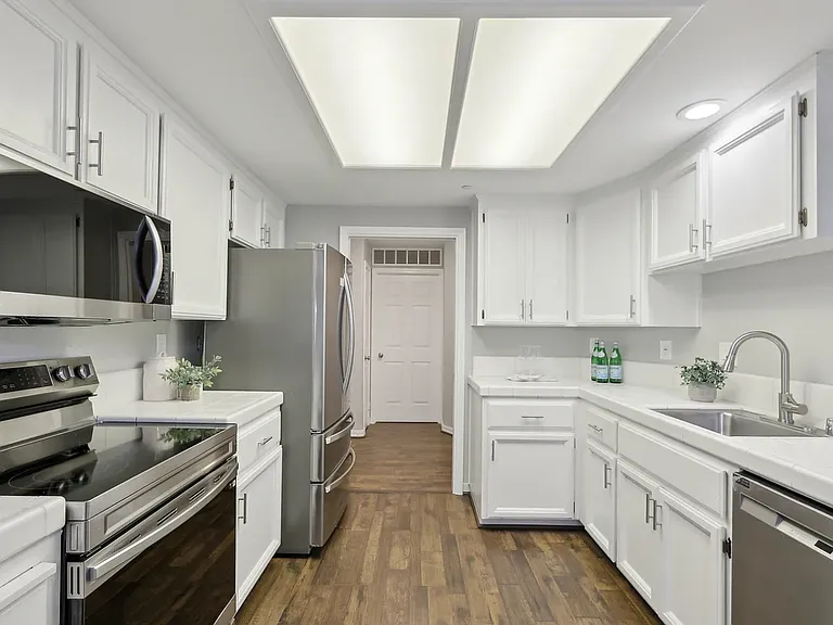 22530 3rd St #107 — Photo 3