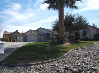 17625 Crown Valley Ct, Apple Valley, CA 92307