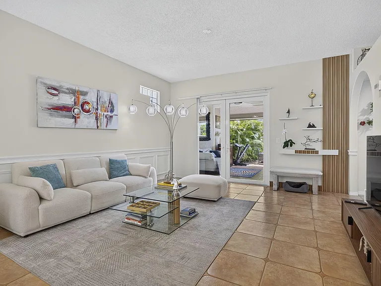 716 Lake Wellington Dr — Photo 10