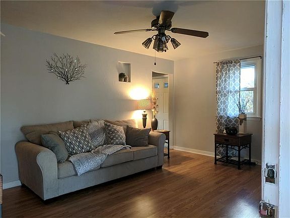 4th image of 132 S Lincoln Ave