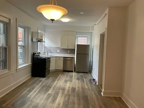 4 bed, 1800 sqft, $5,000 — Photo 2