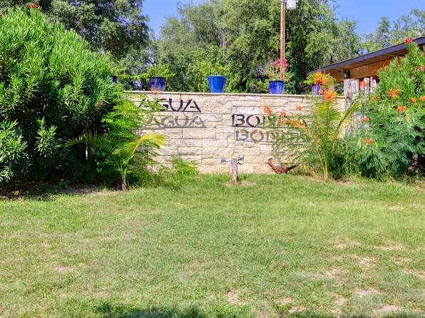 507 CR 348, ConCan, TX 78838