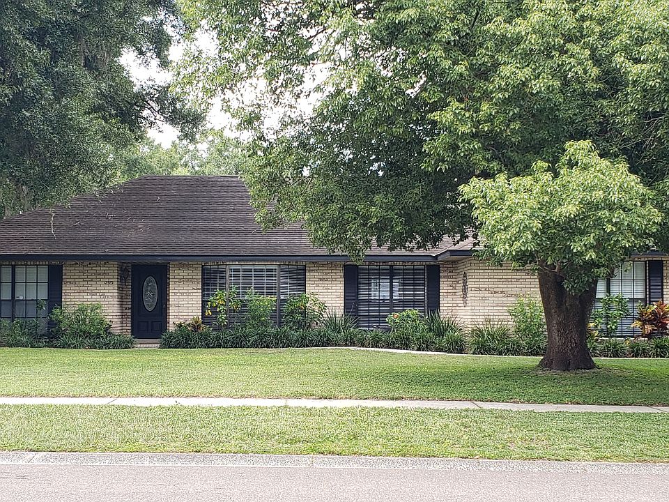 1st image of 2513 Beachwood Ln