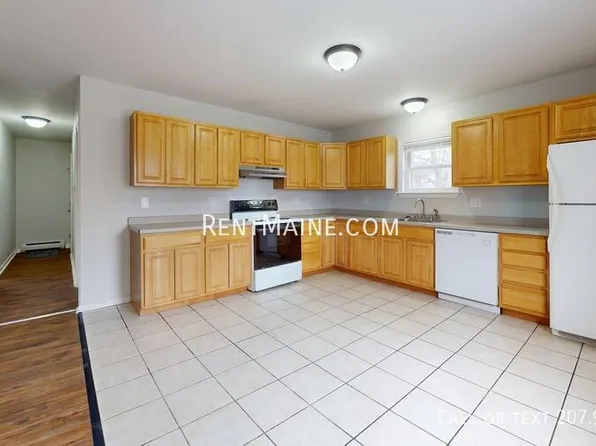 1833 Hammond St, Bangor, ME