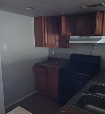 3rd image of 7112 Barrington Ct