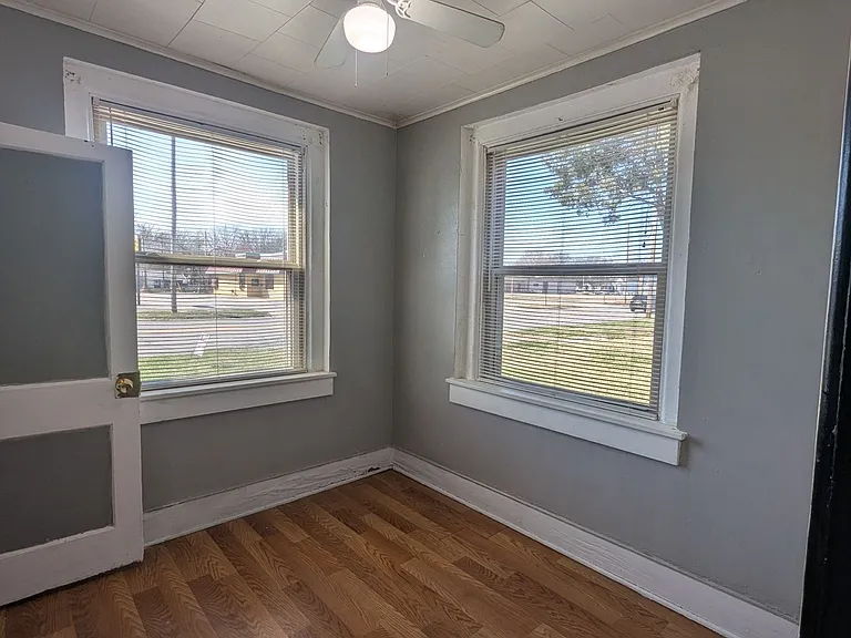 415 S Broadway St #5 — Photo 5