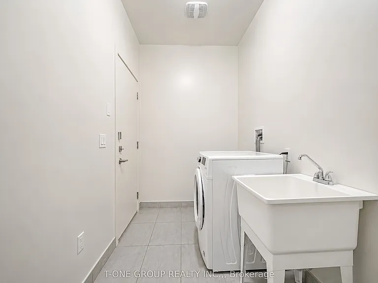 55 Sutton Ave — Photo 16