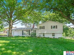 1003 S Madison St, Papillion, NE 68046