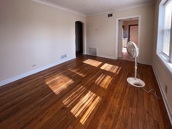 4th image of 1512 E 77th St #2