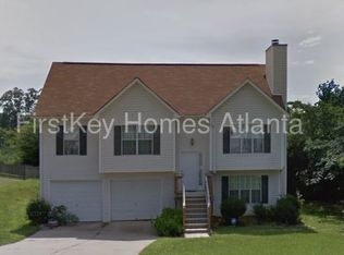1743 Live Oak Ln, Hampton, GA 30228