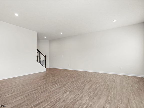 5th image of 3228 Broadleaf Way
