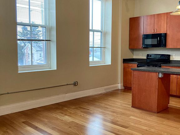 2nd image of 755 N Salina St #11