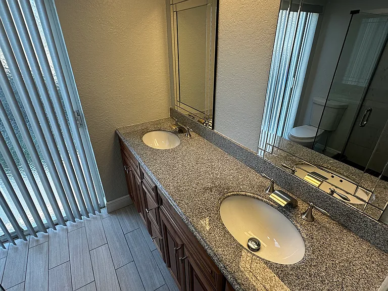 484 Penguin Dr — Photo 7
