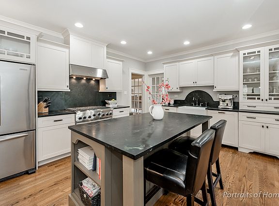 2nd image of 635 Hill Ave