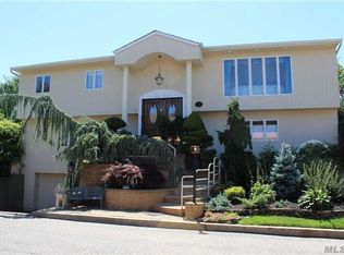 2266 Arthur St, Merrick, NY 11566
