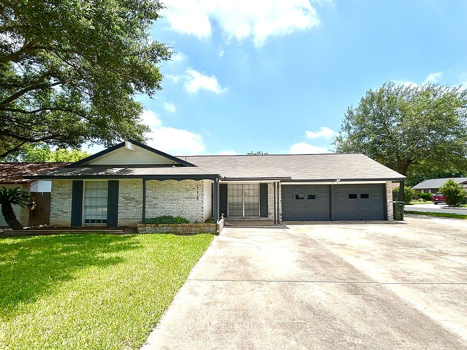 1st image of 116 Roundtree Dr