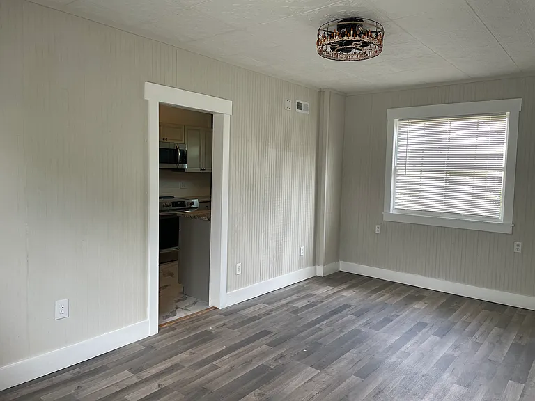 229 S Clara Ave — Photo 4