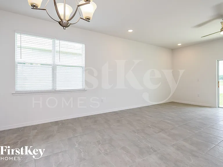 1618 Isleta Loop — Photo 5
