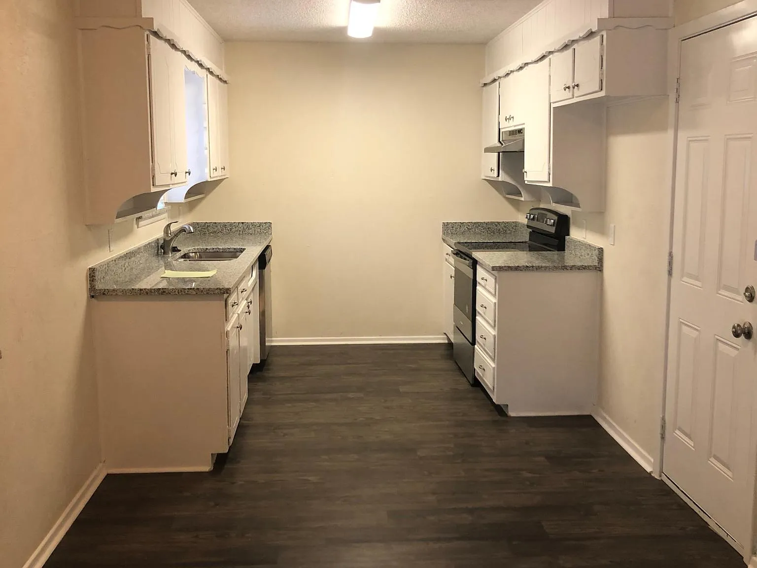 5323 Nell St — Photo 2