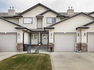 24 E Legend Ct, Sylvan Lake, AB T4S0B1