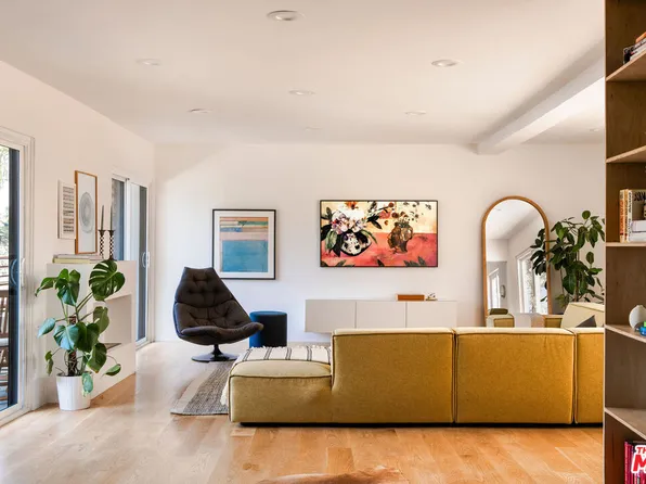 3750 Arbolada Rd, Los Angeles, CA 90027