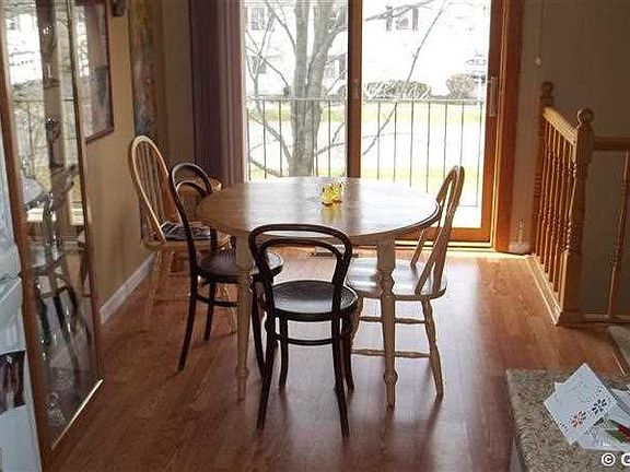 2nd image of 8 Falcon Ln E