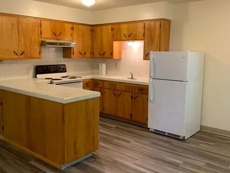 528 Ivy St — Photo 3
