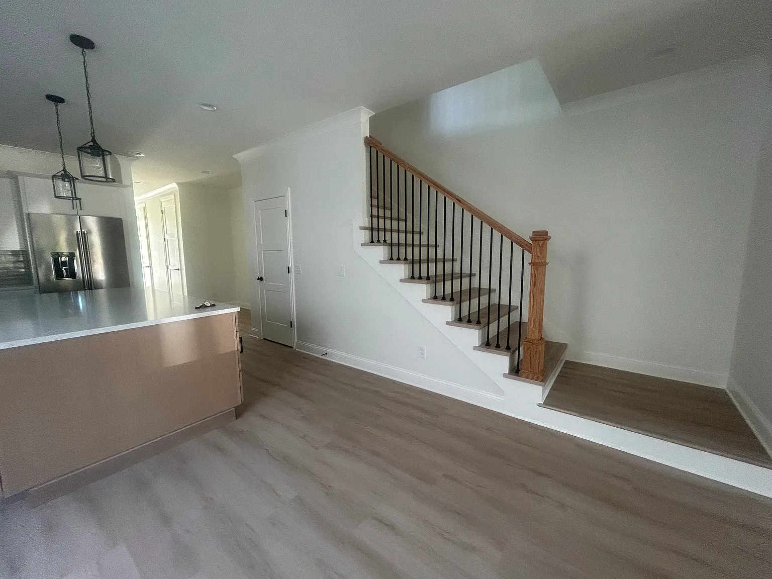 4 bed, 3.5 bath, 2200 sqft, $2,800 — Photo 3
