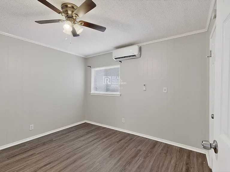 1585 N Mill St — Photo 10