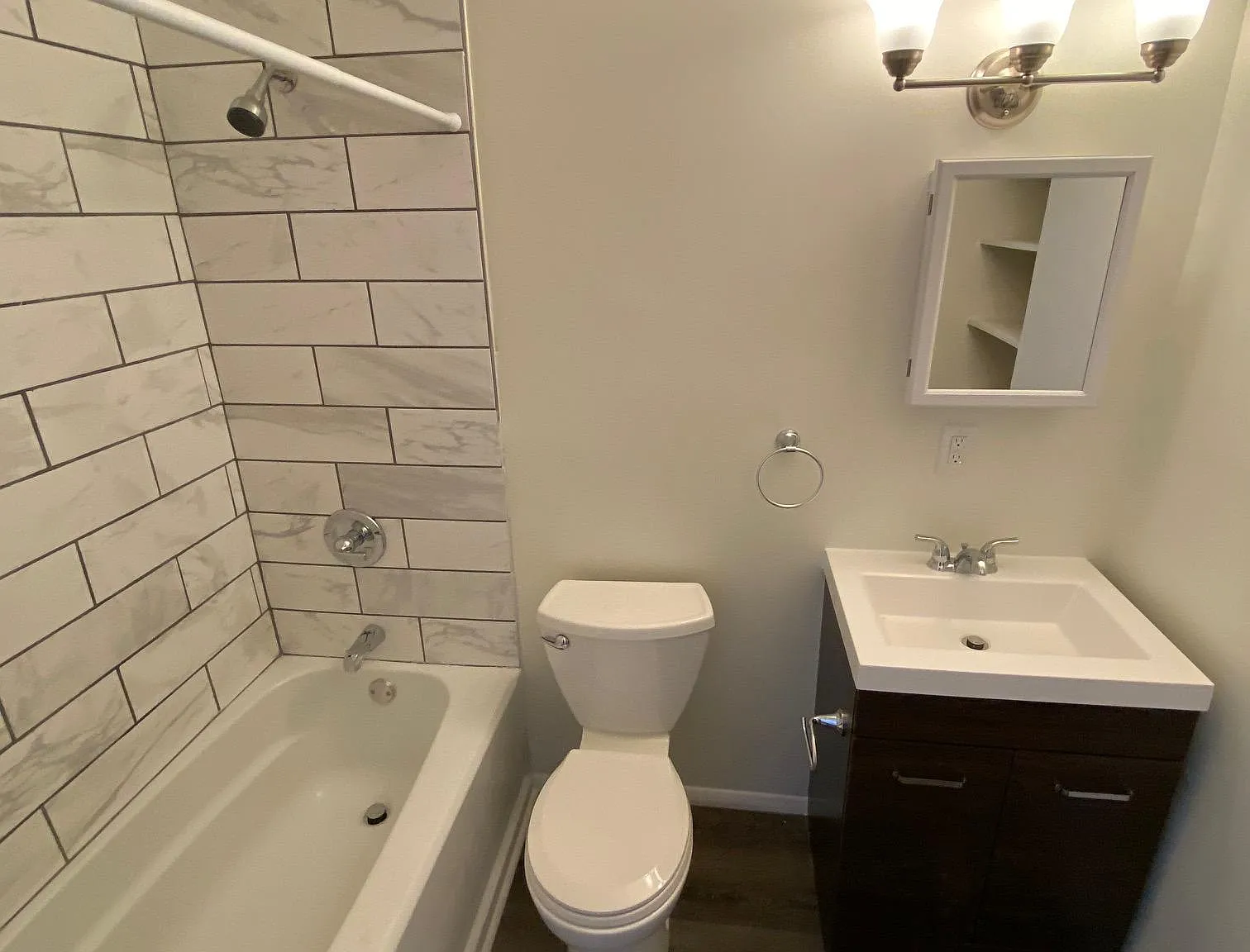 6 bed, 2.5 bath, $4,500 — Photo 3