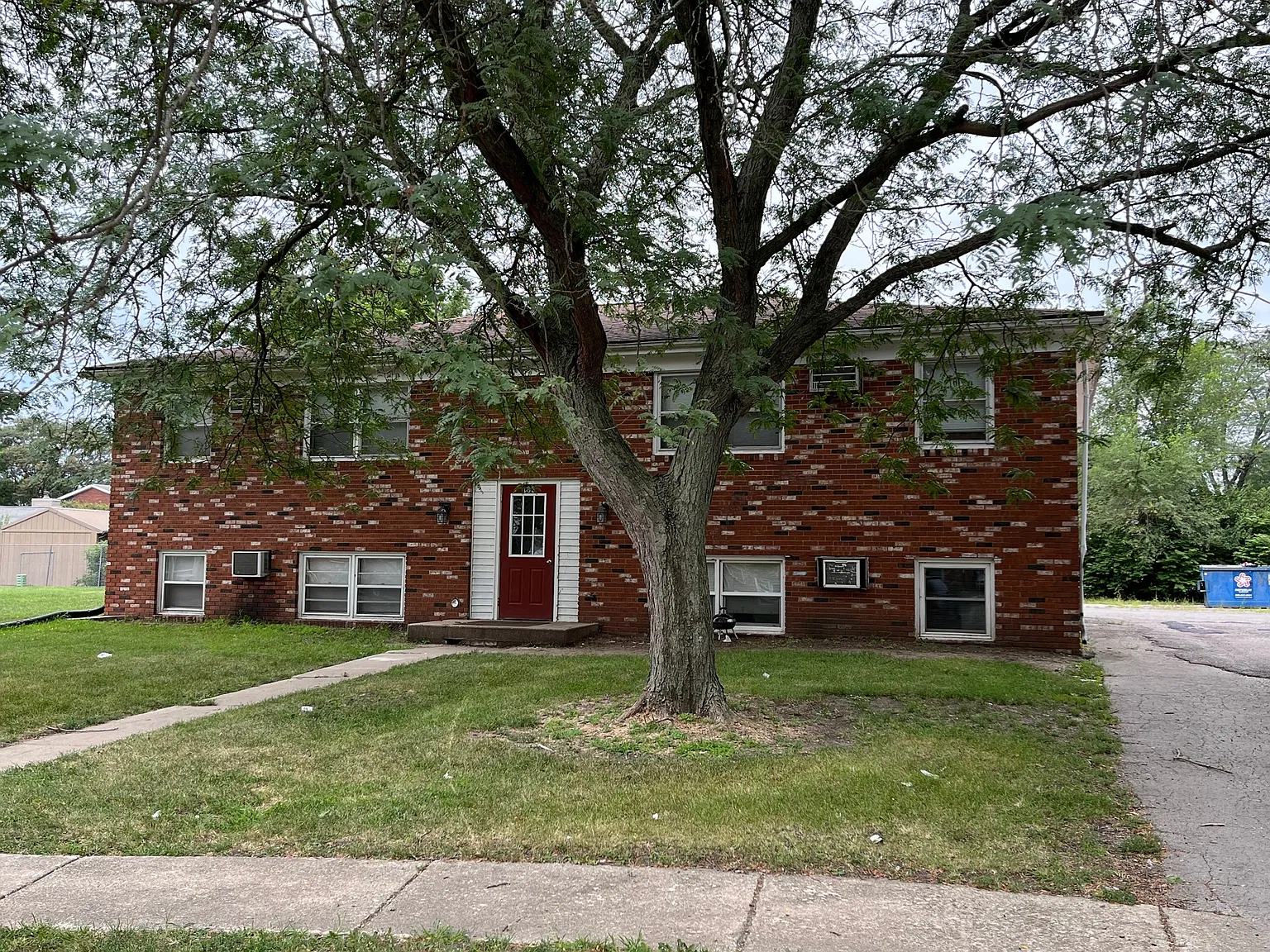 2 bed, 900 sqft, $1,000 — Photo 1