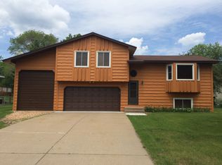 1443 120th Ln NW, Coon Rapids, MN 55448