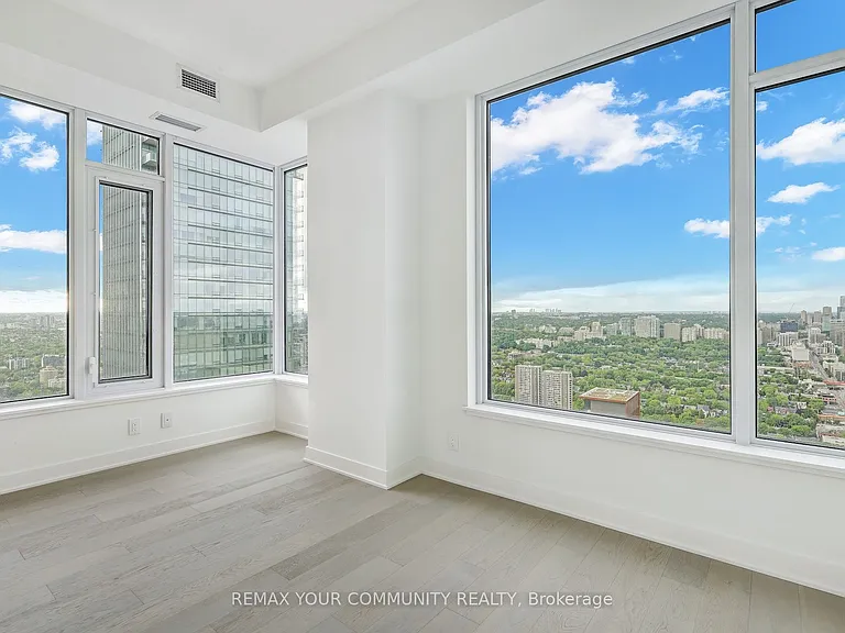 11 Yorkville Ave N #4402 — Photo 15