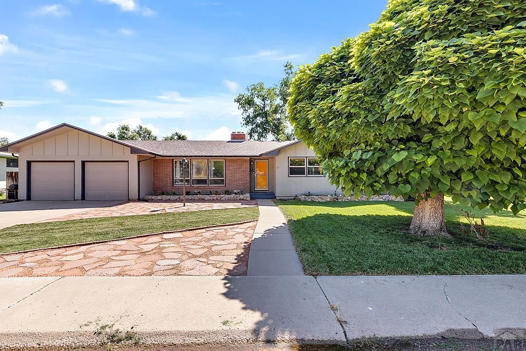 2918 Country Club Dr