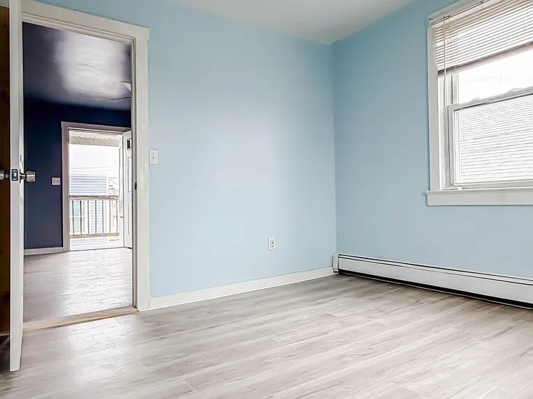 13 Decatur Ave #B — Photo 37