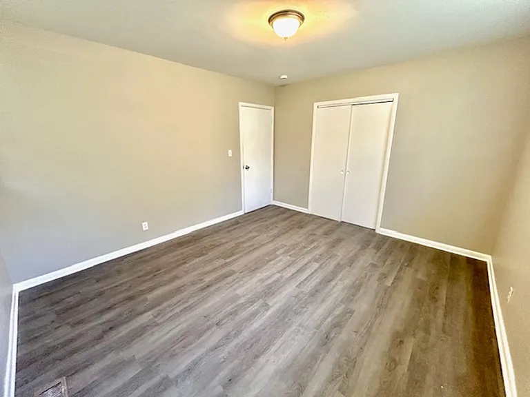 3902 Lakeview Dr — Photo 12