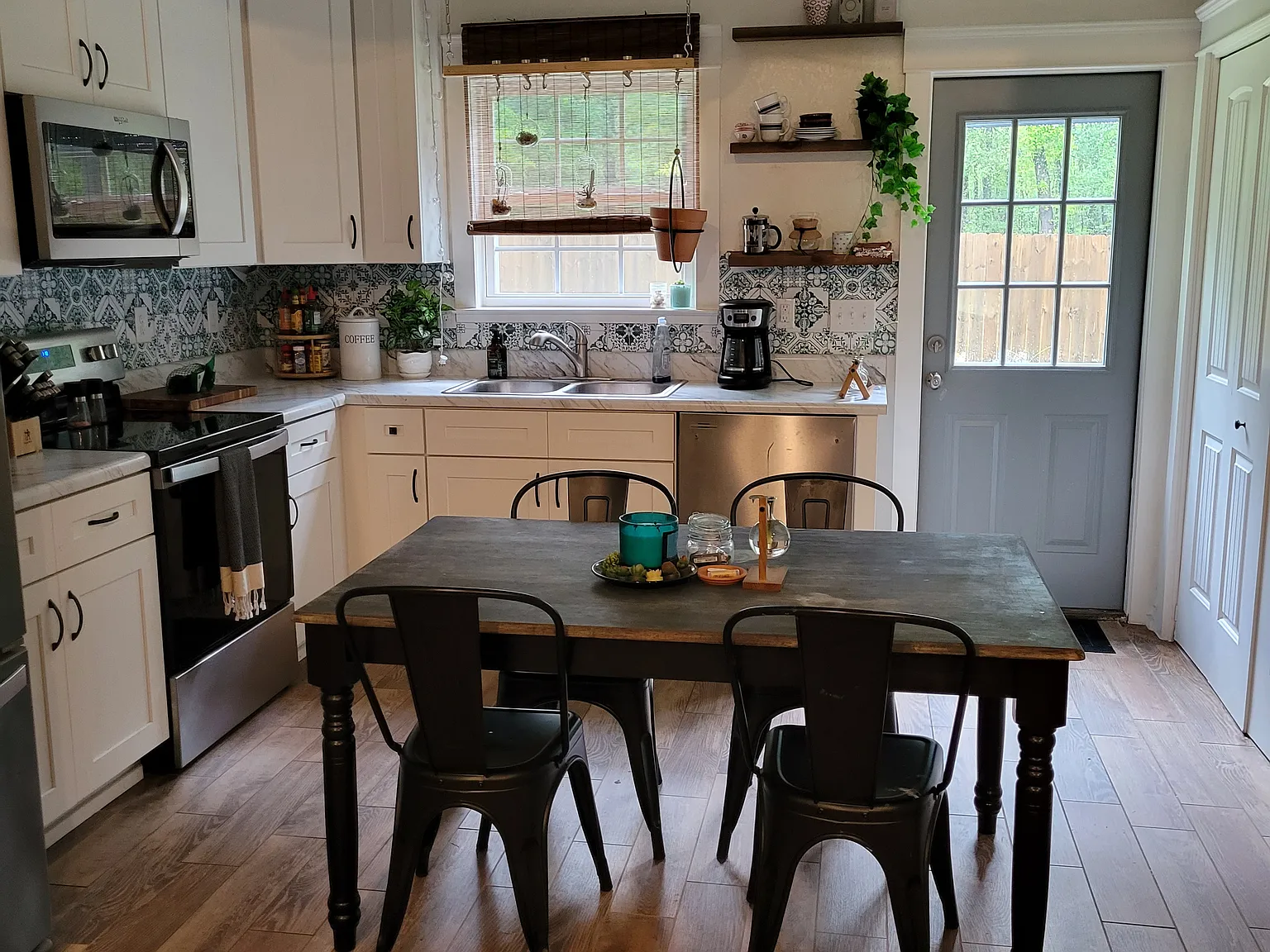 3 bed, 1342 sqft, $1,800 — Photo 2