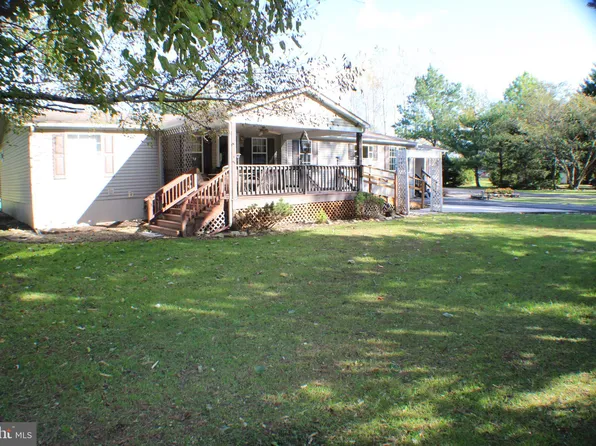 153 Trout Ln, Cabins, WV 26855