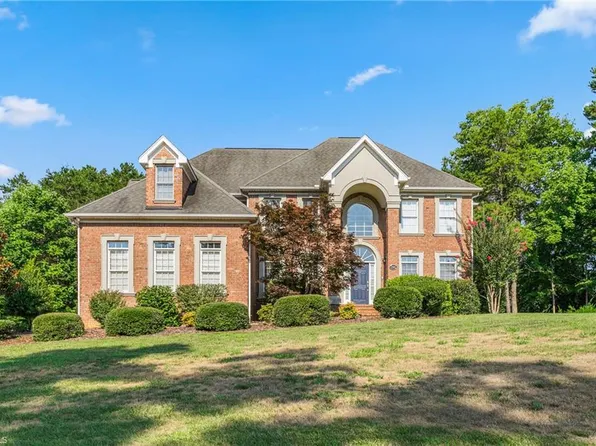 2002 Otter Creek Dr, Whitsett, NC 27377