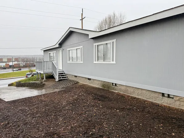 470 SE 10th St, Madras, OR 97741