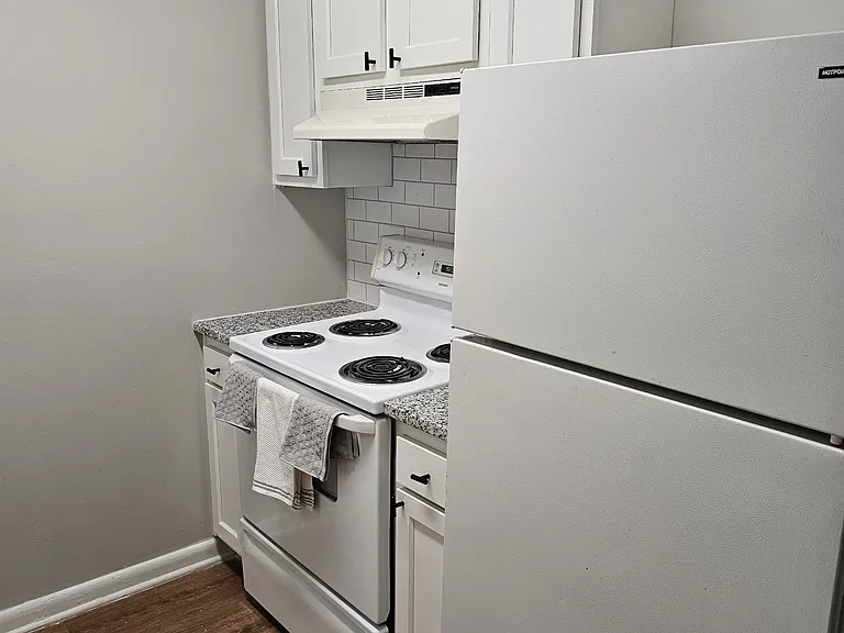 12847 Jefferson Ave #2 — Photo 2