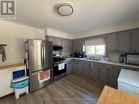 4th image of 1022 Ridge Rd N #1