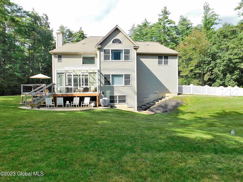 3rd image of 174 Old Schuylerville Road